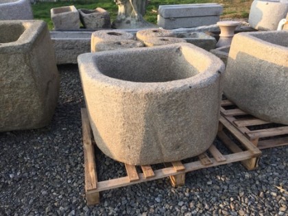 Granitgrander Steintrog Wassergrander